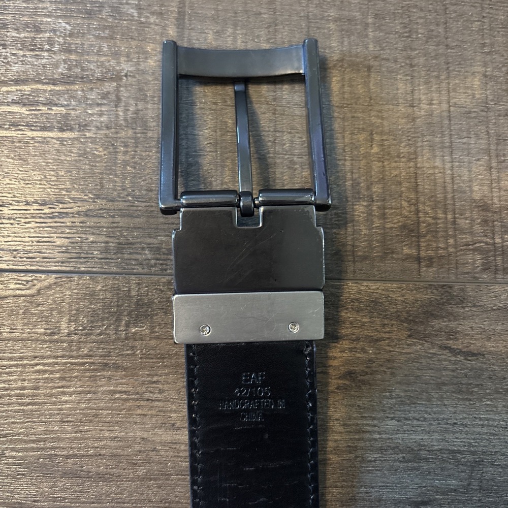 Kenneth Cole Reaction  Reversible Black and Brown Leather Belt - Size 42 - Picture 3 of 6